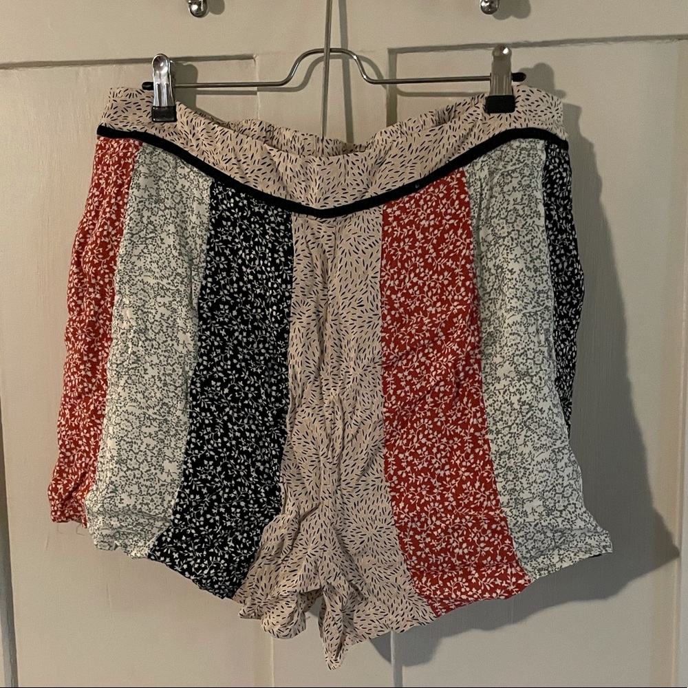 Skies Are Blue Multi-Colored Patterned Shorts - image 1